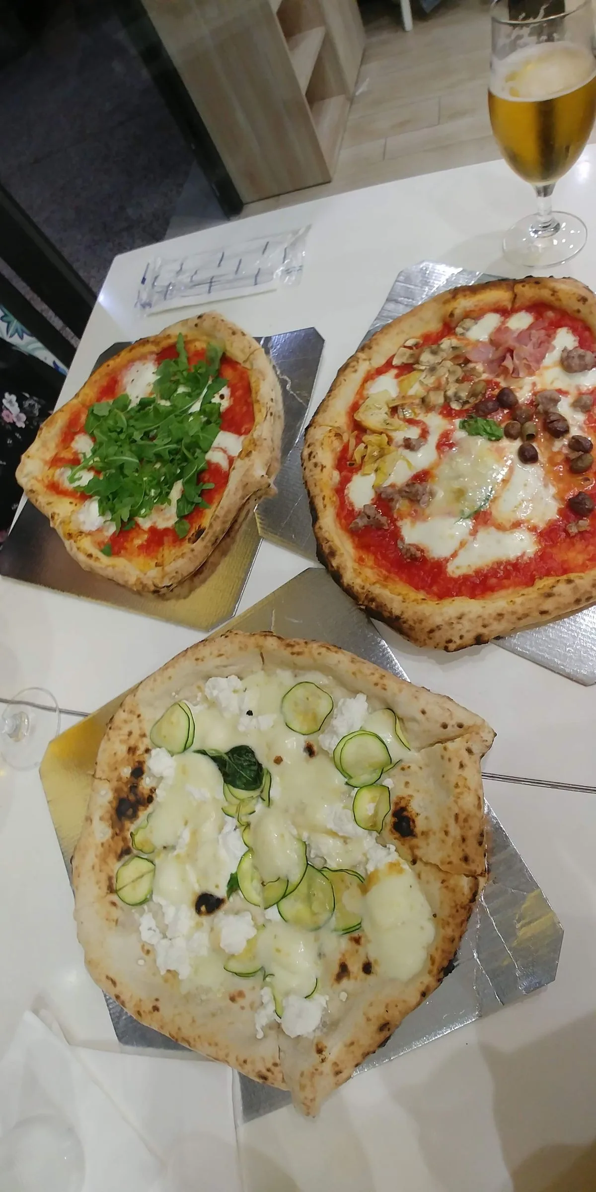 Pizza with Mushrooms and Arugula