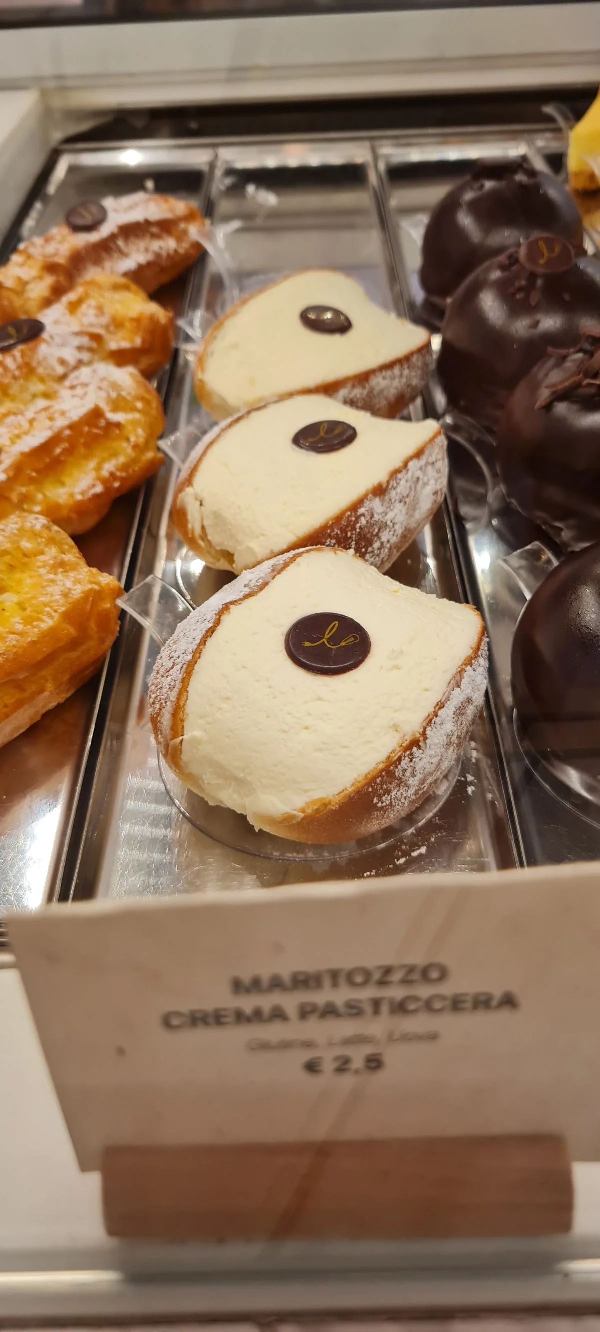 Maritozzo con Crema Pasticcera