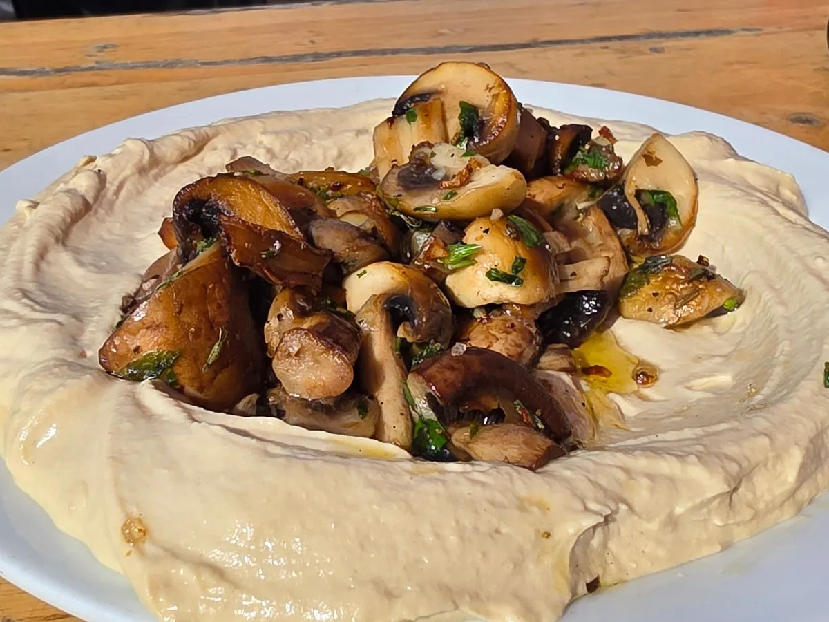 Hummus with Sautéed Mushrooms