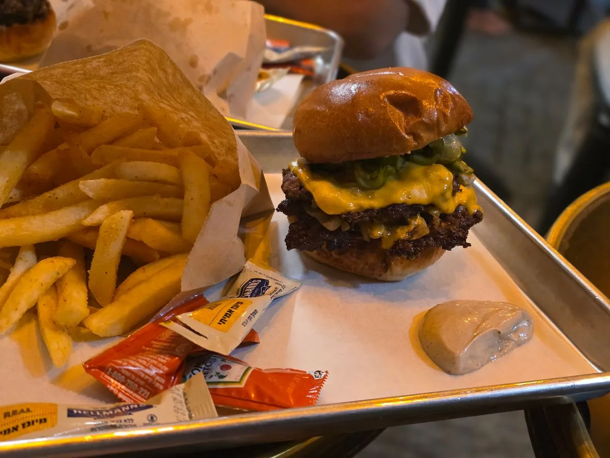 Osu Japanese Burger — photo 5 by shani rahamim