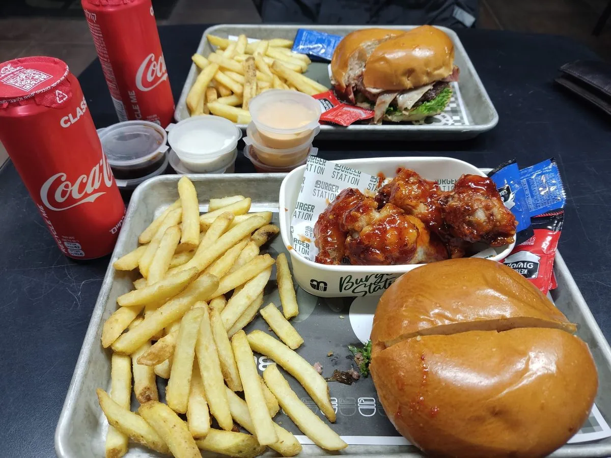 בורגר סטיישן רחובות BURGER STATION — photo 2 by Tal Rahamim